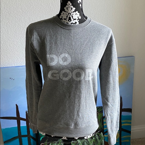 Cotopaxi Heather Gray Crew Neck Sweater - Picture 1 of 9